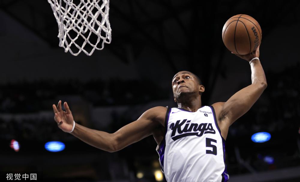 他的薪资以 他的薪资以