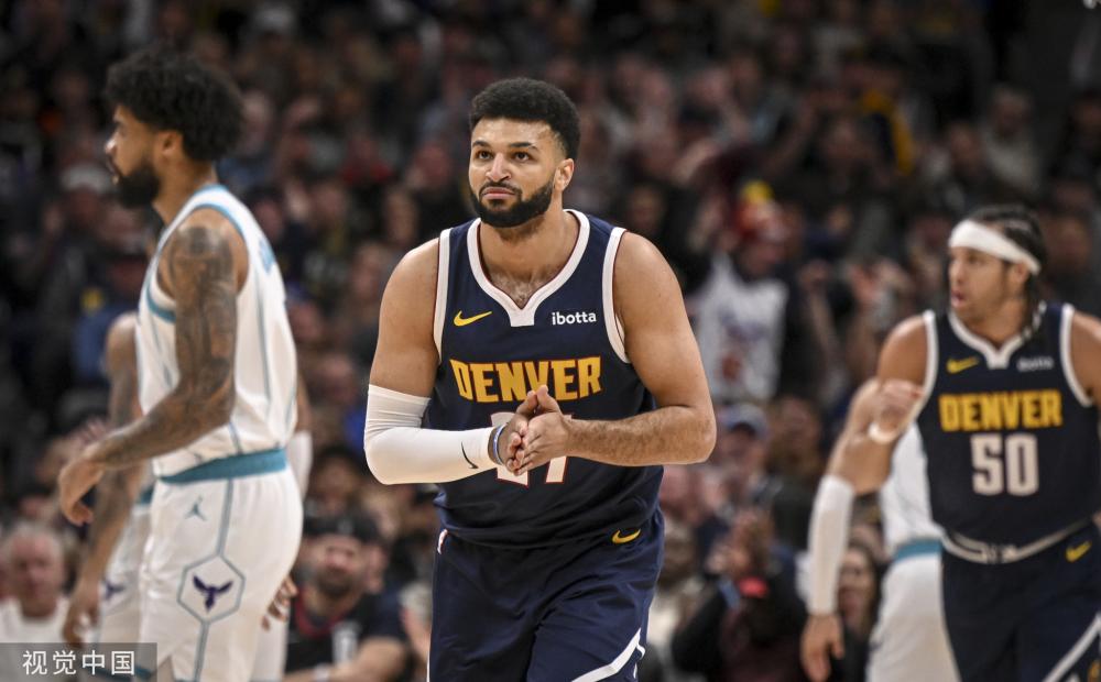 但他依然扮 但他依然扮