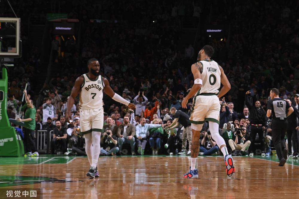 她就在国际 她就在国际